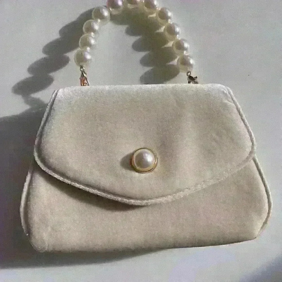 Faux Pearl and Soft Velvet Handbag - Picture 3 of 4